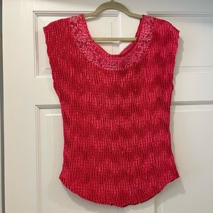 - Vibrant pink top pleated in satin and lace, size L, sleeveless, looks li…